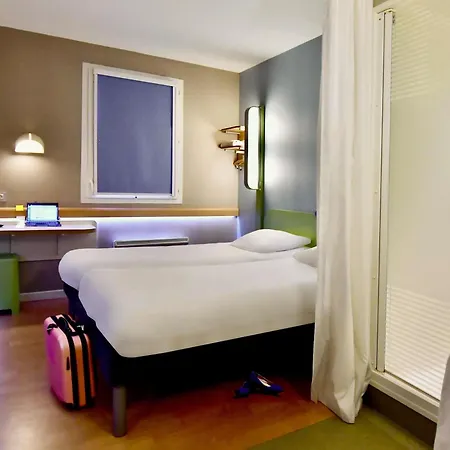 Hotel Ibis Budget Centre Port 2*